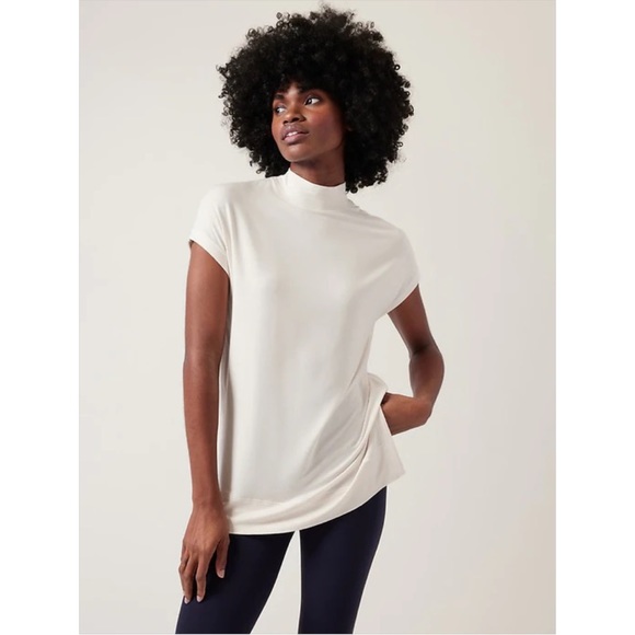 Athleta Tops - NWT Athleta Weekender Tunic
